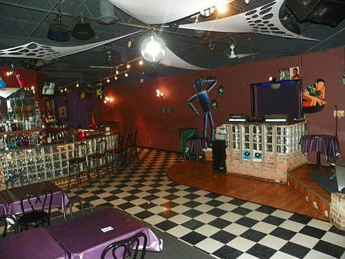 5th image of 5842 S Archer Ave