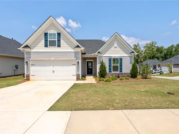 502 Clairbrook Ct, Greer, SC 29651