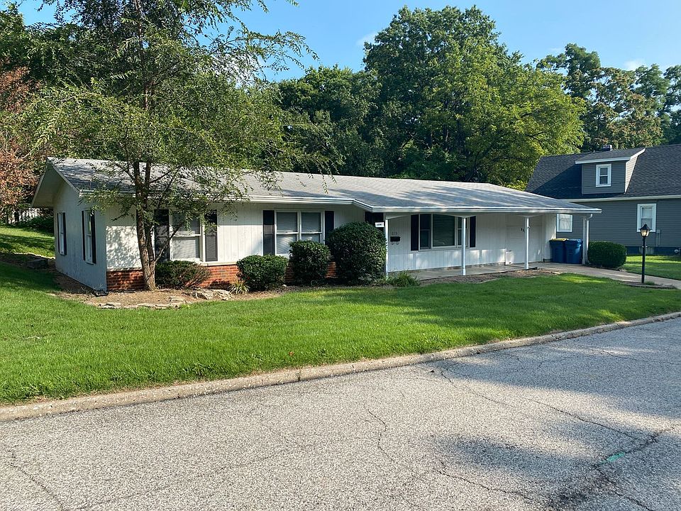 1st image of 10 Edwardsville Prof Park #1-113
