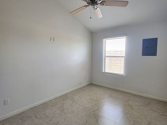 3rd image of 1909 Lacywood Dr #4