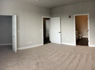 1010 Station Blvd UNIT 204, Aurora, IL 60504