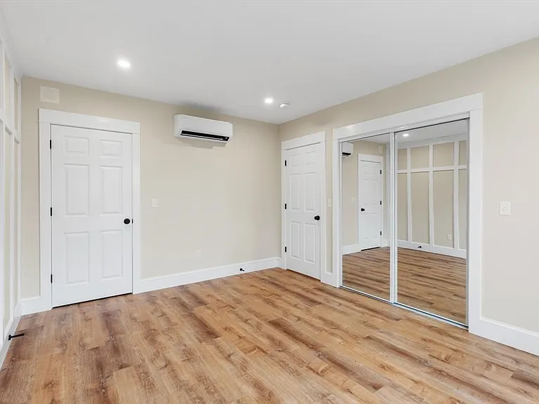 26 Lyndale Ave #2 — Photo 13