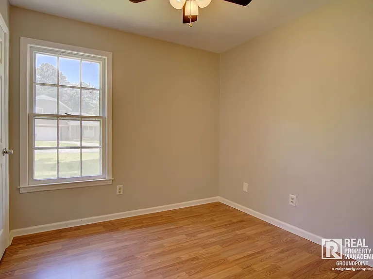 125 Tiffany Ln — Photo 12