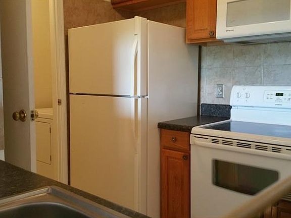 5th image of 1400 Gandy Blvd N Unit 1405
