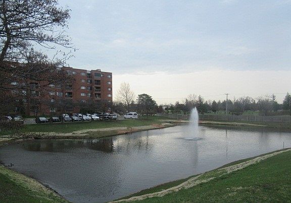 2nd image of 701 Forum Sq Unit 607