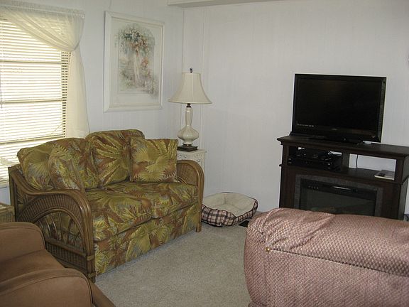 4th image of 2605 Leisure Ln