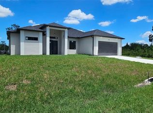 912 Calvin Ave, Lehigh Acres, FL 33972
