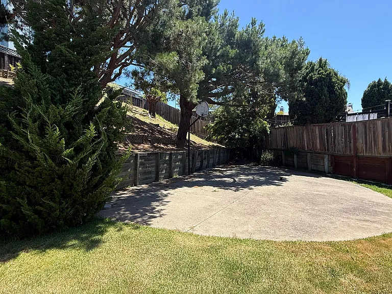 6252 Ridgemont Dr — Photo 33