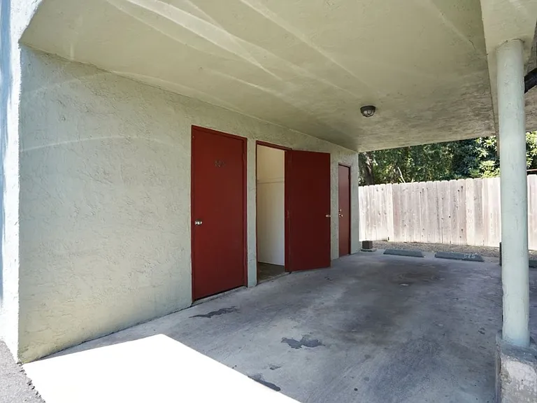RIV511-525 — Photo 22