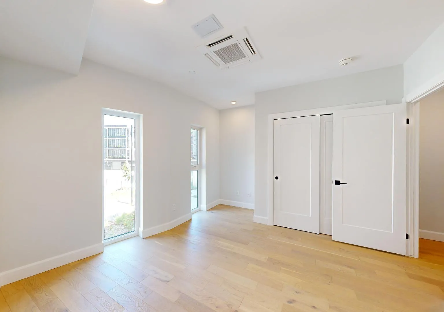 2082 Lumen Drive London — Photo 2