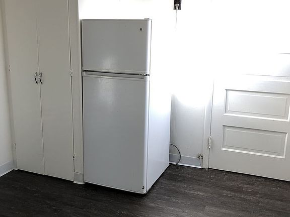 5th image of 113 1/2 N 22nd Ave W #3412538