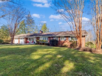 741 Country Club Rd, Mount Airy, NC, 27030