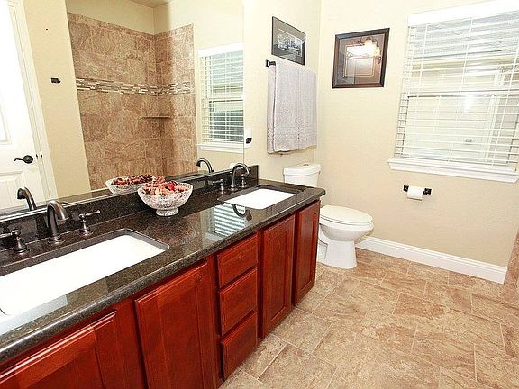 3rd image of 113 Palo Duro Ln
