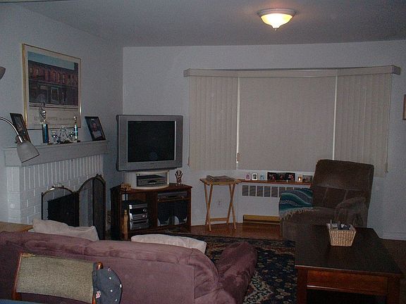 5th image of 75 E 19th St