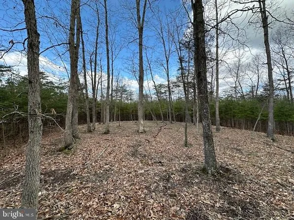 Middle Ridge Ests, Burlington, WV 26710