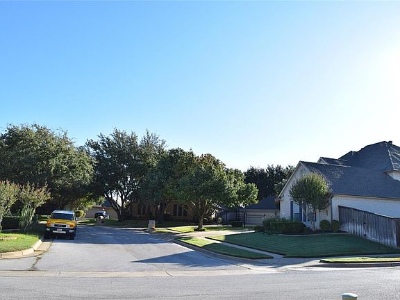 2nd image of 1804 Coventry Ct