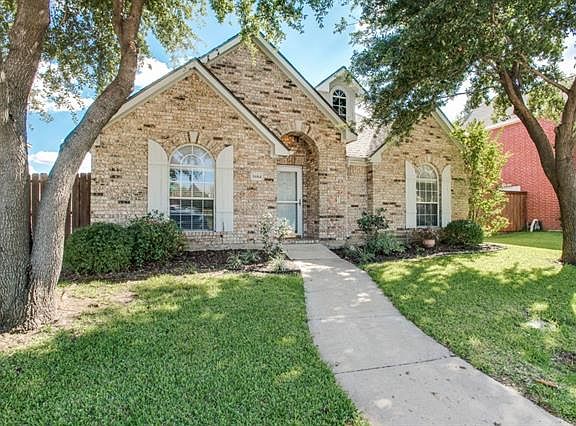 3rd image of 1684 Yosemite Dr