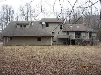 3rd image of 184 Brook Bend Ln