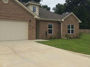 2232 Woodgrove Ln, Longview, TX 75605