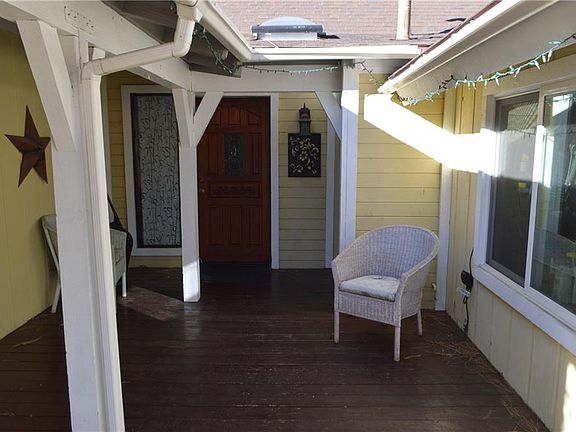 3rd image of 617 E Barker Blvd