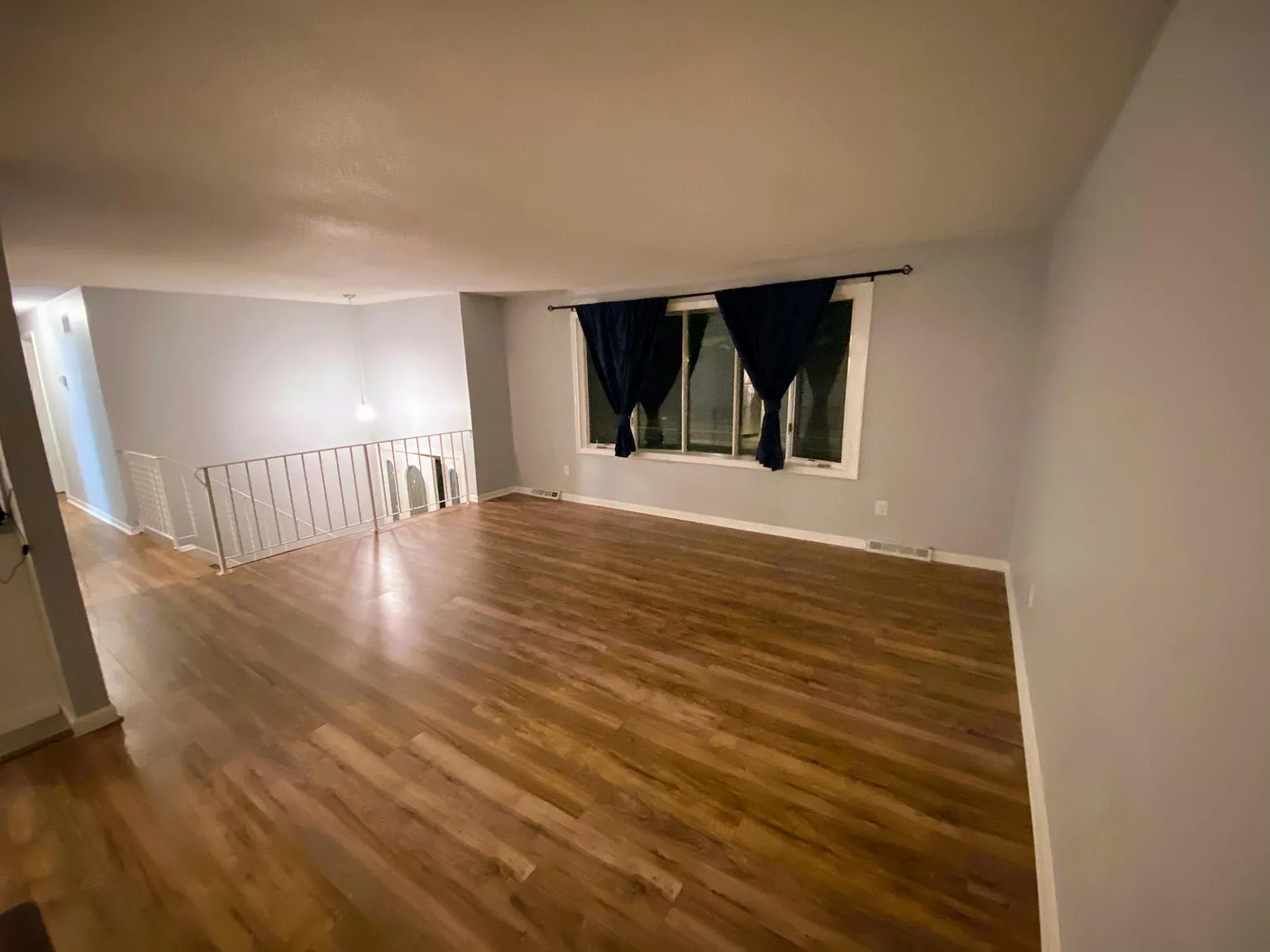 5 bed, 2416 sqft, $4,250 — Photo 2