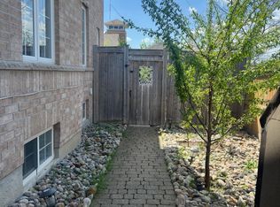 2 Danpatrick Dr, Richmond Hill, ON L4S 2T1