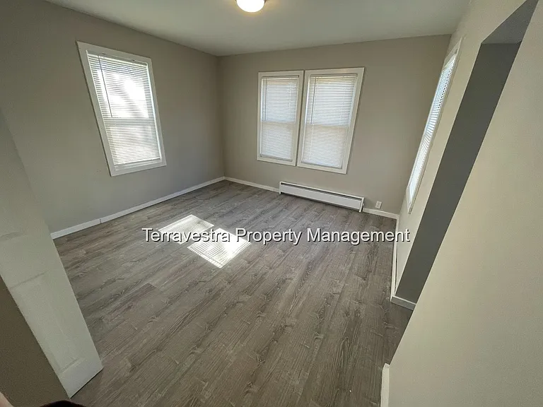 309 E Main St #C — Photo 3