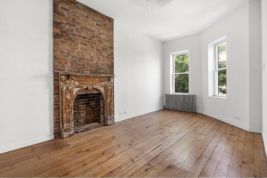 1st image of 192 13th St #3L
