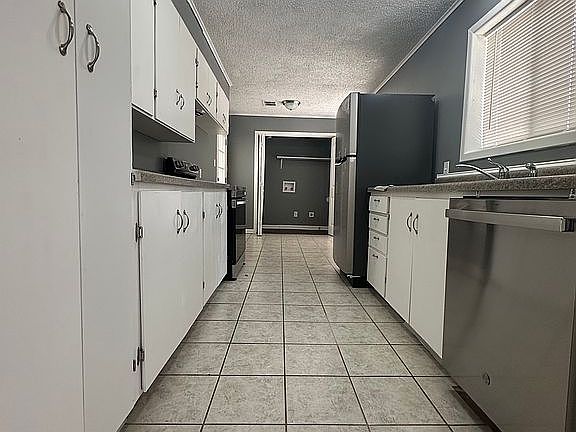 4th image of 15 Paul Dr