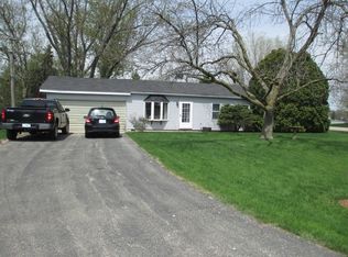 2504 Country Ln, McHenry, IL 60051