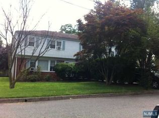 42 Davenport Ave, Tenafly, NJ 07670