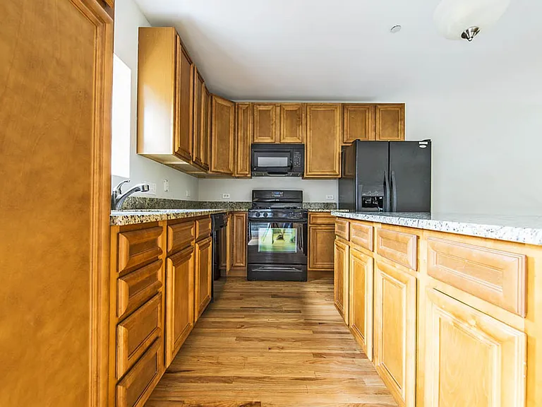3601 W 53rd St — Photo 37
