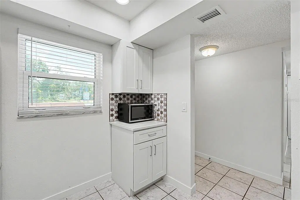 2 bed, 1.5 bath, 900 sqft, $1,750 — Photo 4