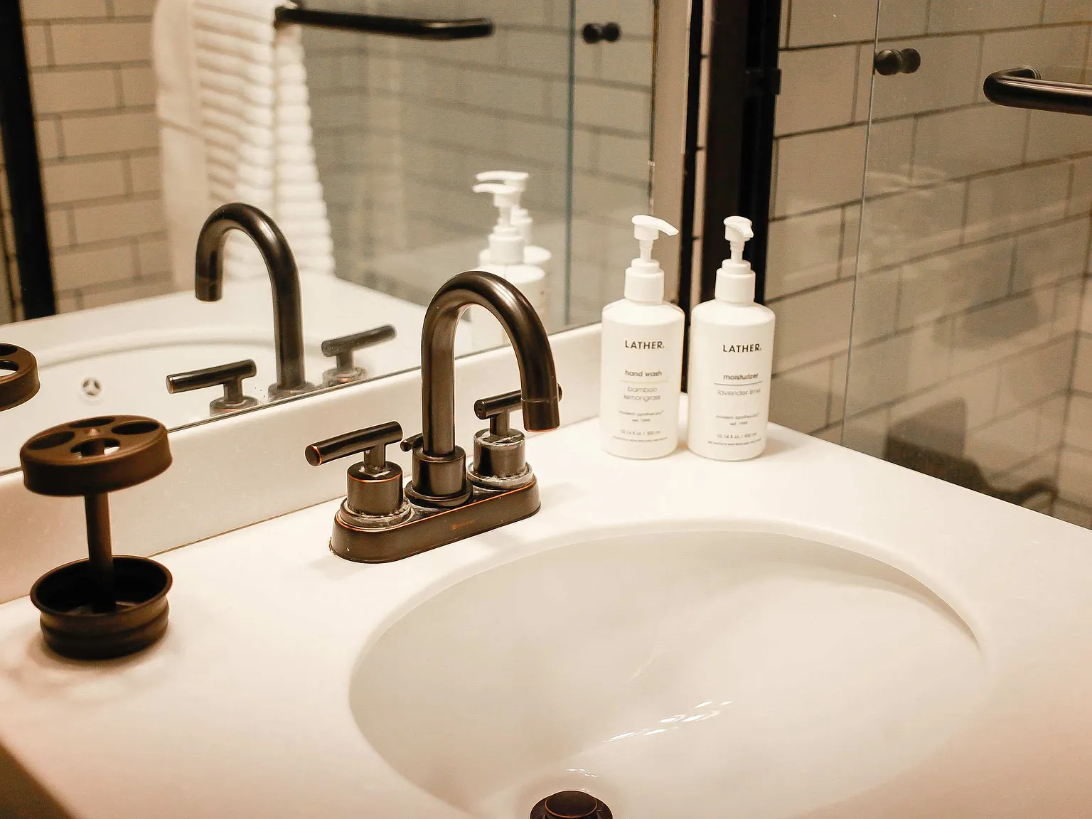 2 bed, 1000 sqft, $3,750 — Photo 4