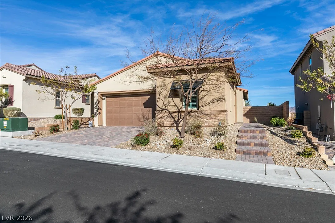 3 bed, 2.5 bath, 1717 sqft, $2,750 — Photo 3