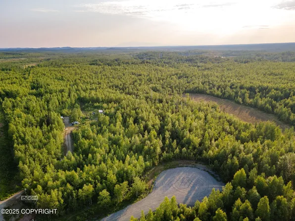 1900 S Mylius Cir, Wasilla, AK 99623