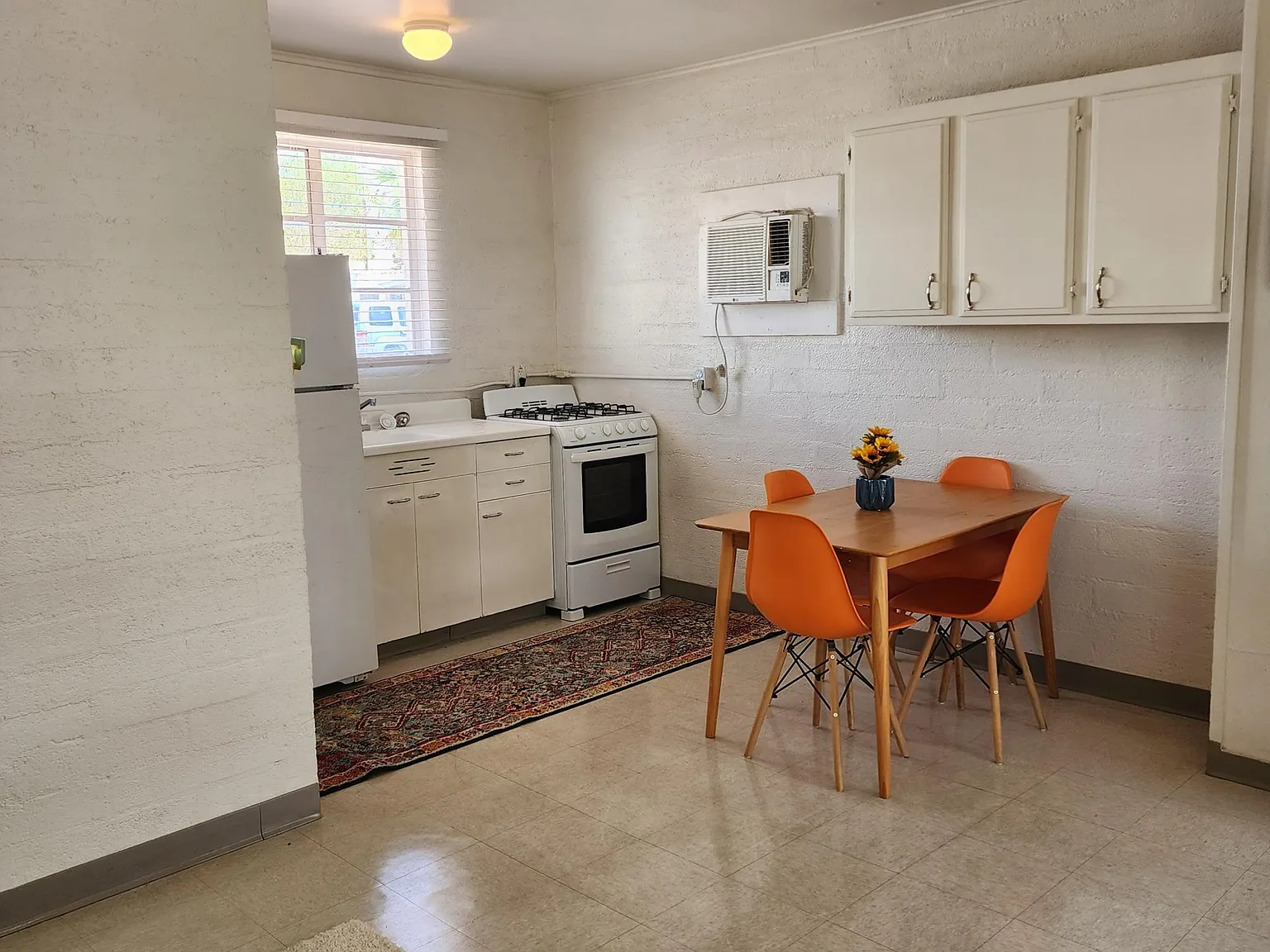 Studio, $795 — Photo 3