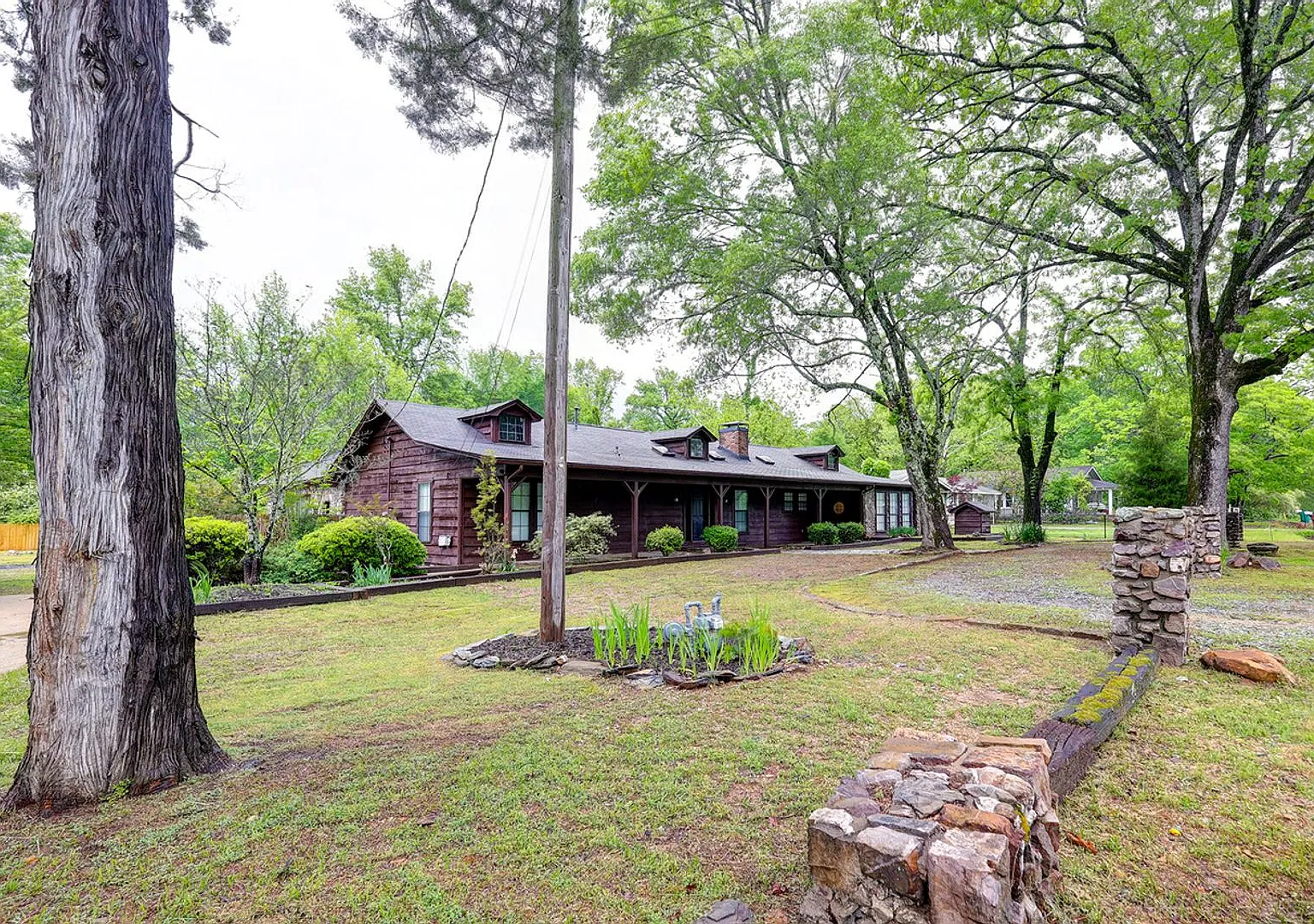 3 bed 3 bath single family house — Photo 2