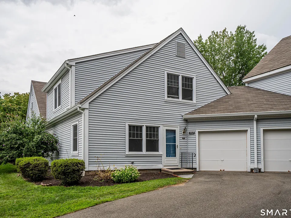 302 Briarwood Ct #302