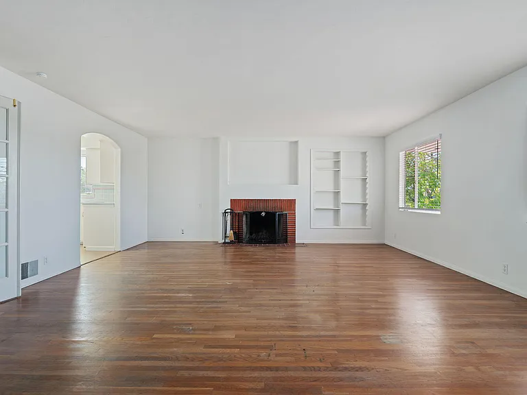 2120 State St — Photo 6