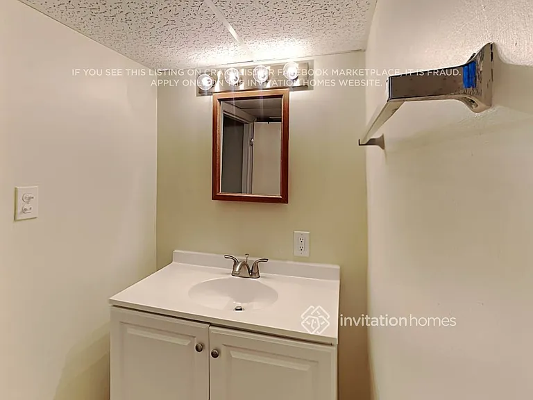 1159 W Marion St — Photo 17