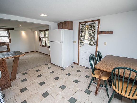 4th image of 5025 Lakeview Ave #5027