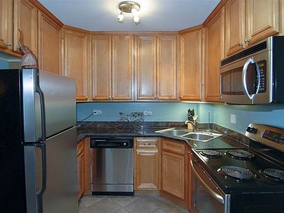 4th image of 7428 Washington St #P31