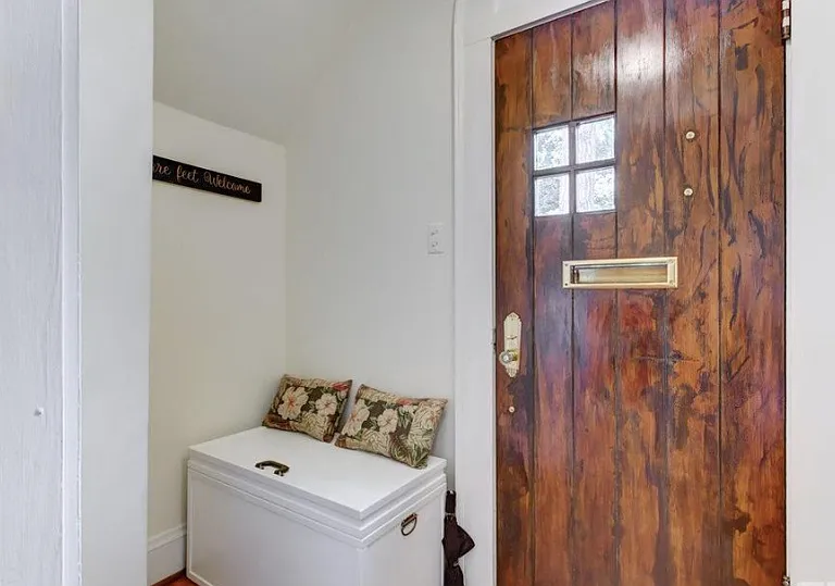 323 Furches St — Photo 17