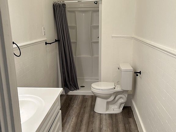 4th image of 106 N Main St Unit B