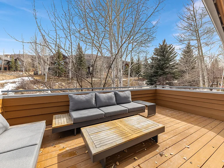 11 Russell Trl — Photo 18