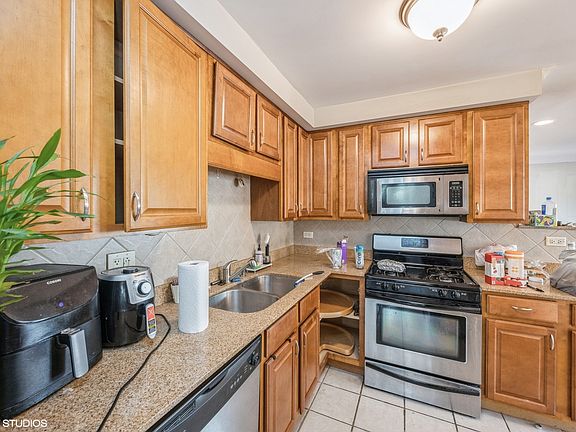 5th image of 38 Elgin Ave APT A6