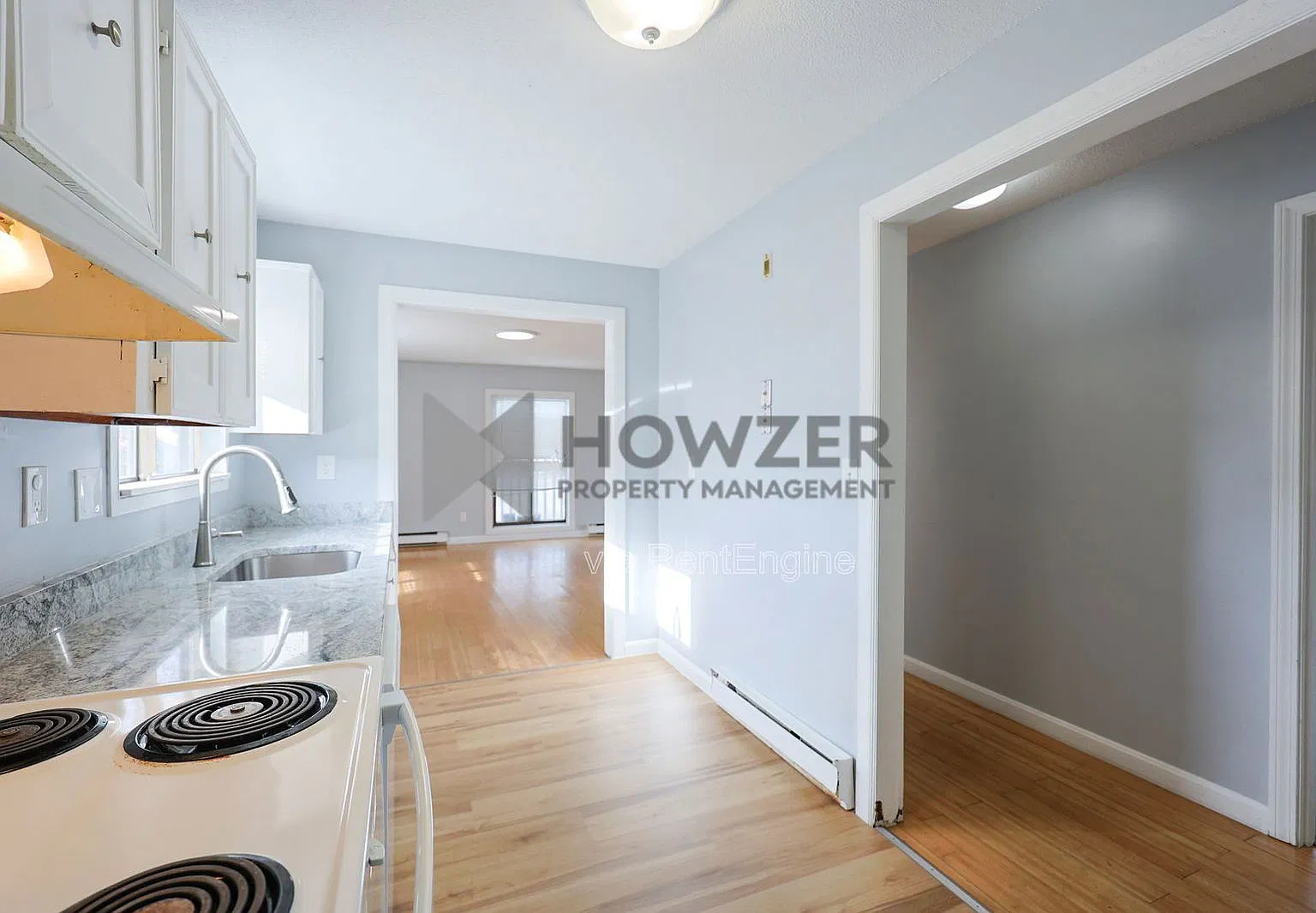 3 bed, 2.0 bath, 800 sqft, $3,000 — Photo 2