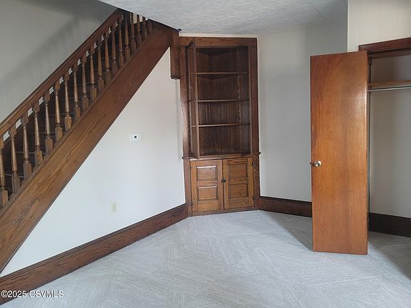 2nd image of 411 Elm St