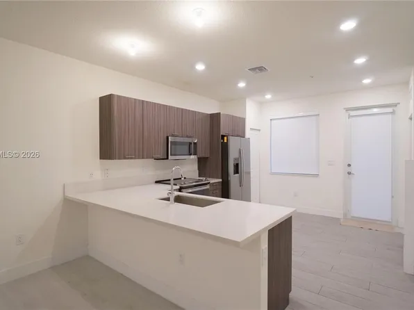 10270 NW 66th St, Doral, FL
